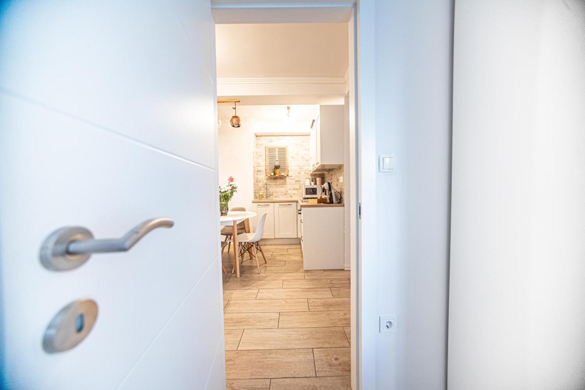 Split Apartment M&T ภายนอก รูปภาพ